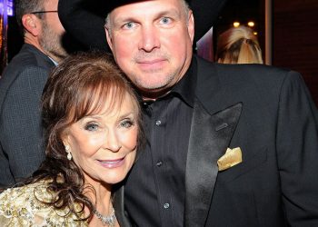Loretta Lynn To Host All-Star Livestreaming Fundraiser For Flood-Ravaged Middle Tennessee