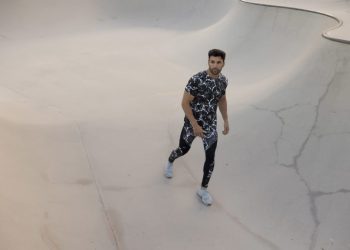 The Best Leggings Brands For Men (And Why You Need A Pair)