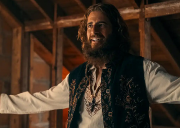 Jesus Revolution Trailer Starring Kelsey Grammer & Joel Courtney