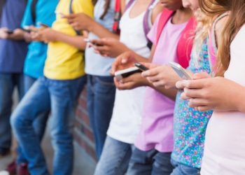 Surgeon General: More safeguards needed to protect youth from social media misuse