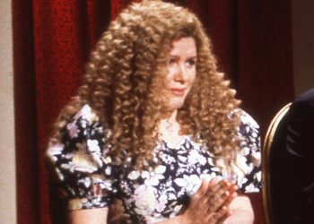 Hillary Clinton Wrote SNL To Complain About Chelsea Skit, Says Julia Sweeney