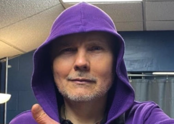 Smashing Pumpkins singer Billy Corgan finally embraces his port wine birthmark