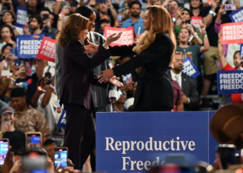 Beyoncé Endorses Kamala Harris At Texas Rally