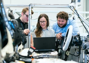 The essential role of ‘human testers’ in leveraging generative AI for software testing