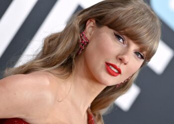 Why do Taylor Swift fans think she’s making a major announcement at the AMAs? We examine the Easter eggs.